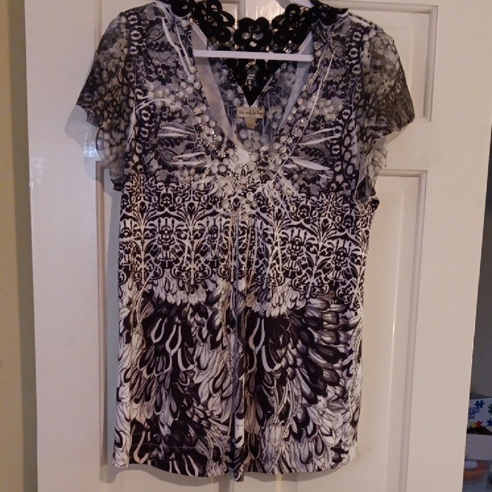 live and let live Black & White Floral V-Neck Blouse size 1X EUC - Picture 2 of 14